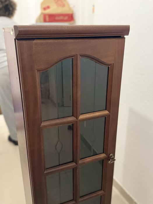 Movél de decoração castanho escuro
