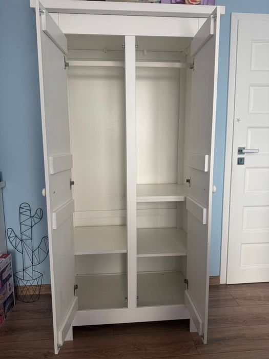 Szafa i komoda Pinio Barcelona dla dziecka