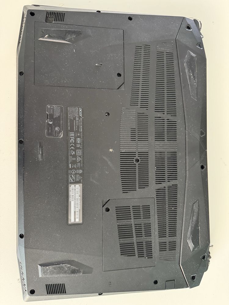 Acer Nitro 5, модель AN515-54-58TV