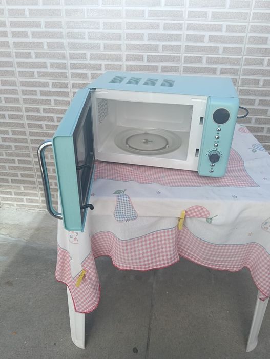 Microondas em azul