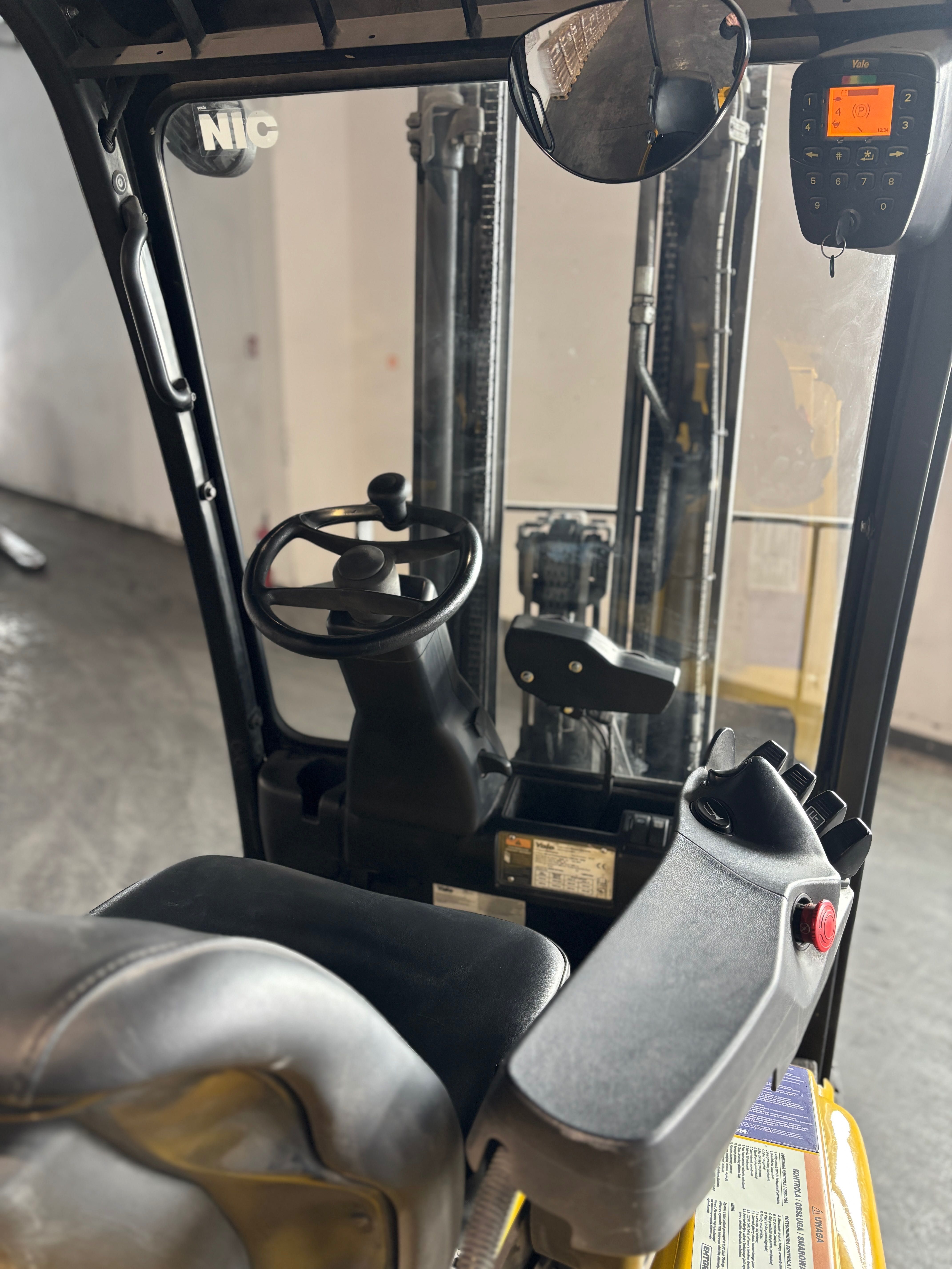 Yale ERP20 VF elektryczny wózek widłowy, Triplex, Bardzo dobry stan