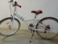 Bicicleta B-twin branca