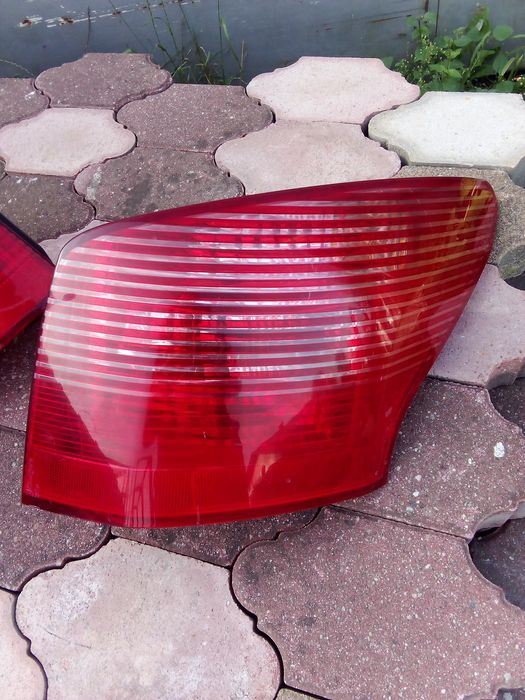 Lampy tylne Peugeot 407 SW