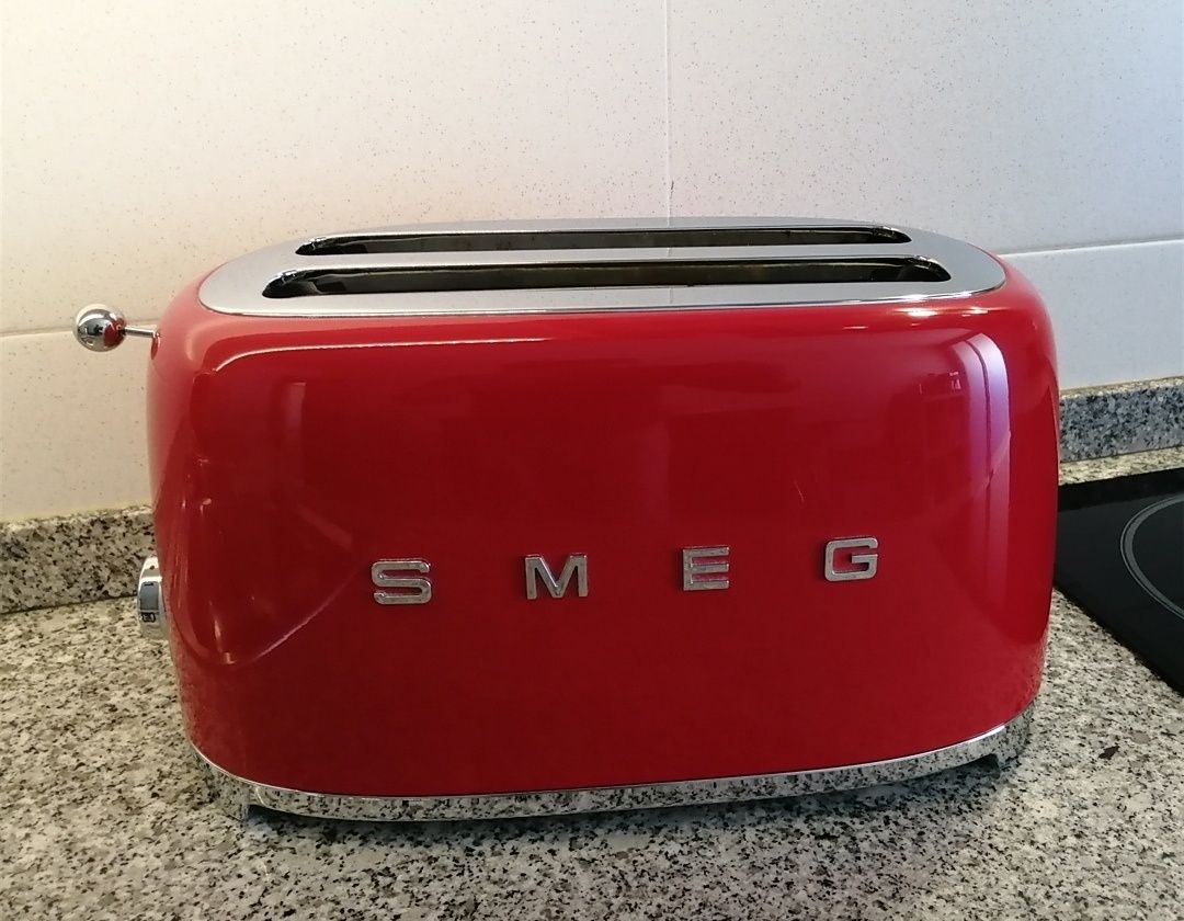 Torradeira SMEG 4 tostas vermelha