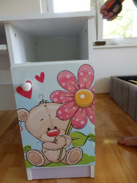 Biurko dziecięce  z misiem.