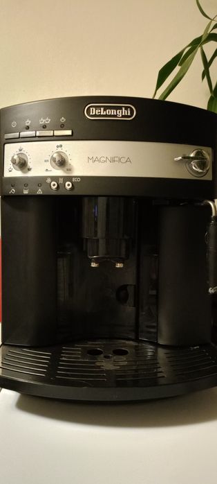 Express do kawy DeLonghi magnifica