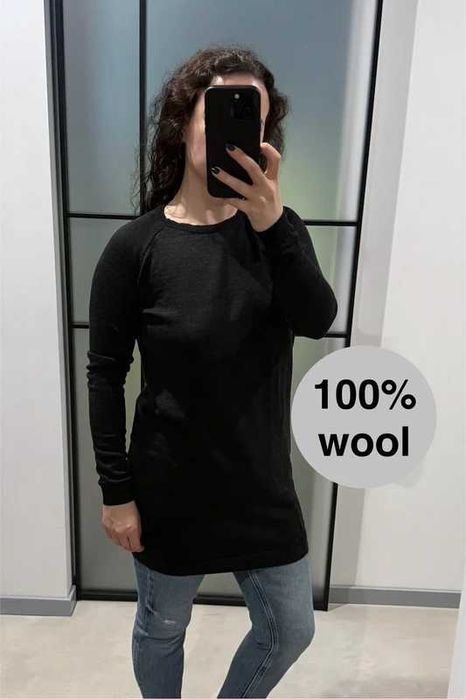 Wełniany antracytowy sweterek COS XS