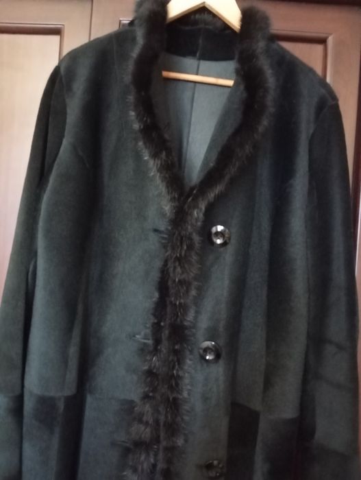 Продам практично нове пальто з натуральної шкіри для весни-осені.