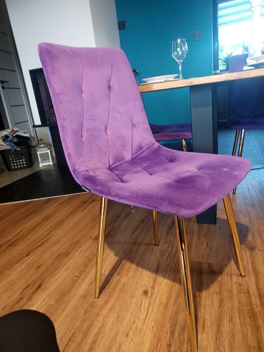 Zestaw - stół z krzesłami