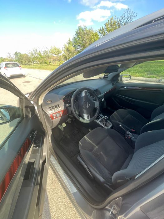 Продам Opel Astra H бляха