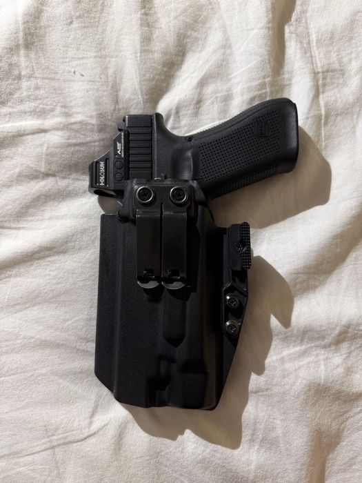Lewa kabura IWB INSIDER do Glock 17 z STREAMLIGHT TLR-9 i gwintem