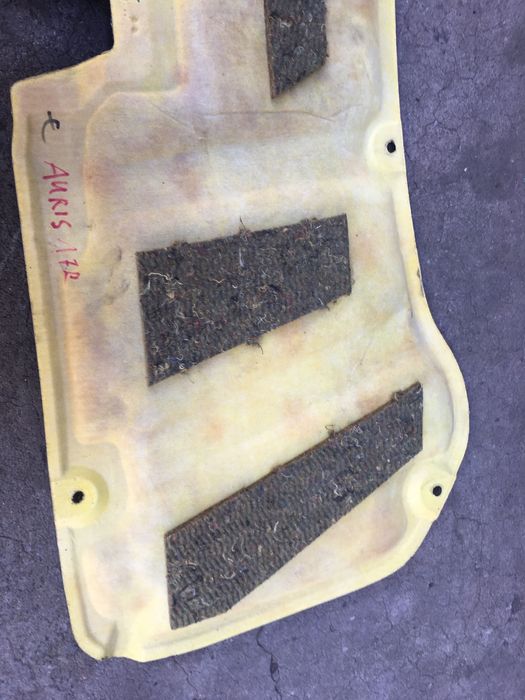 Wygłuszenie maski Toyota Auris II