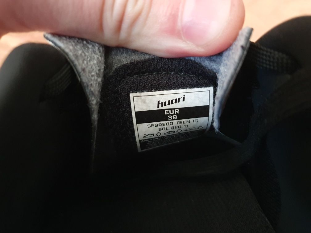Buty halówki Huari roz. 39
