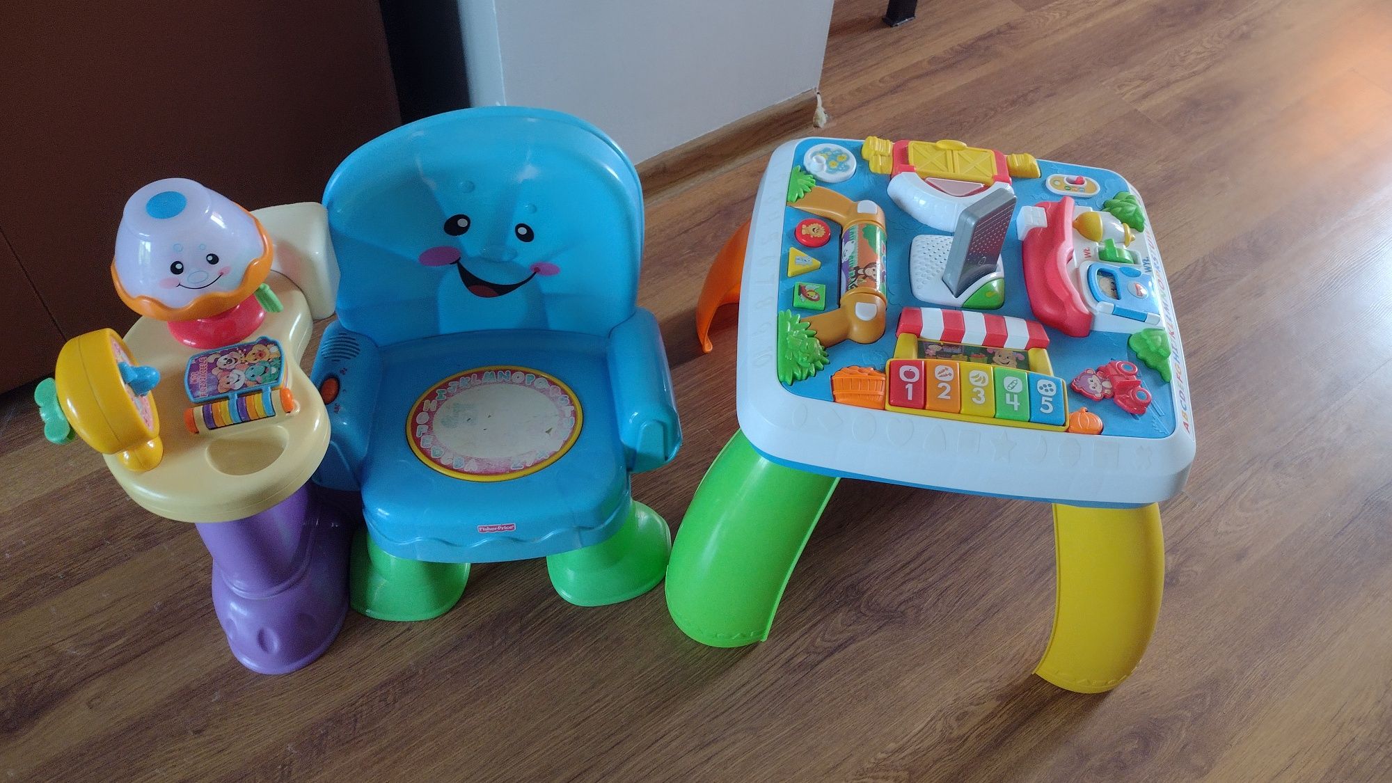 Krzesełko plus stolik Fisher Price