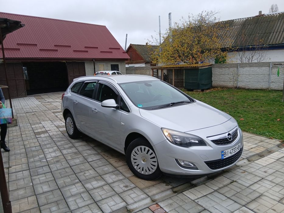 Продам Оpel Astra j sport tower