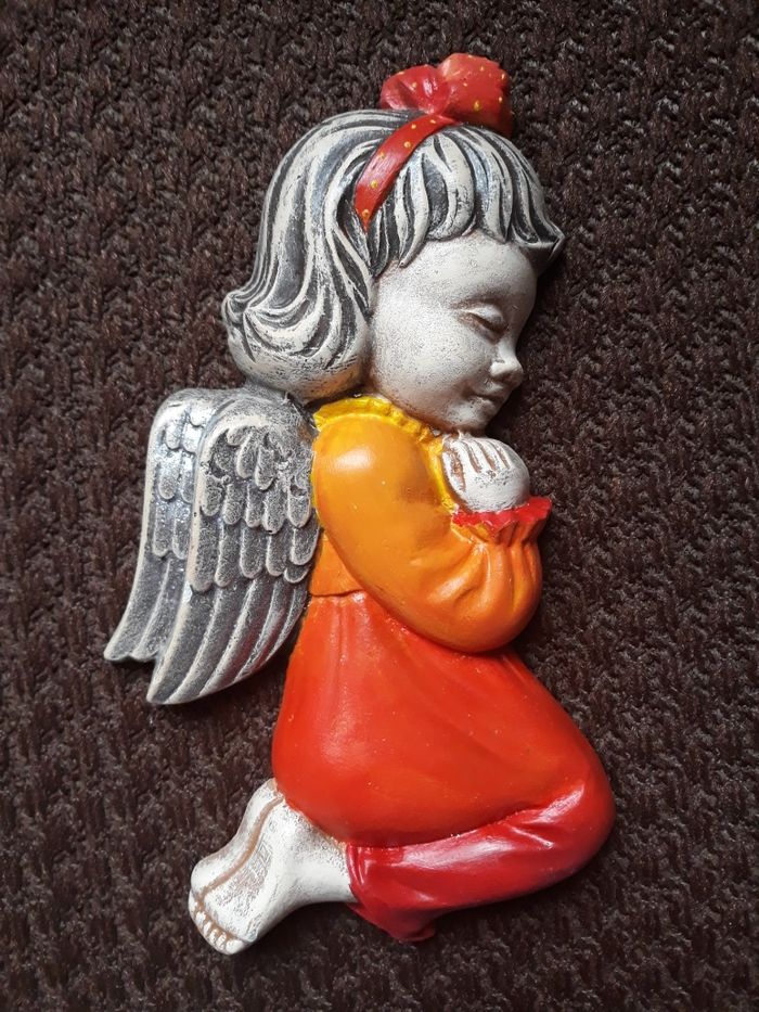Gipsowy aniołek do powieszenia nad łóżeczkiem dziecka , prezent