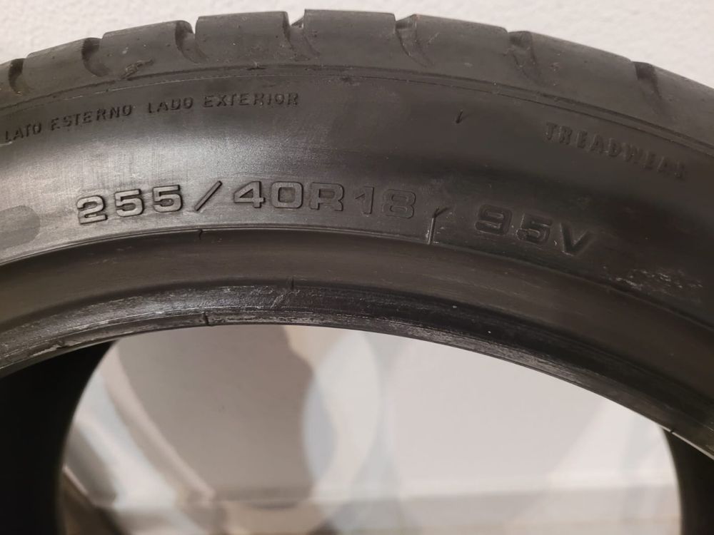 Pneu good year 255/40/18