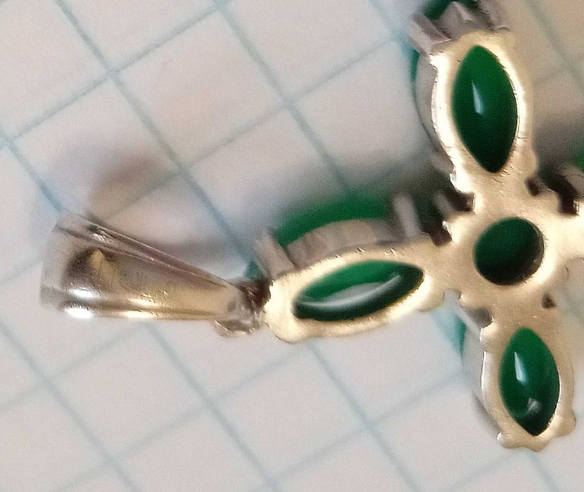 Хрестик з каменями смарагд. Срібло 925 проби. Підвіска - кулон