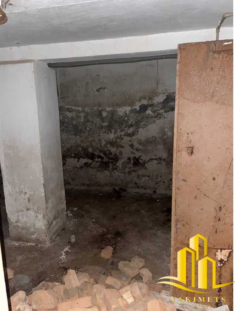 Продаж комерційного приміщення на вул. Дружби 3, площа 372.9 кв.м