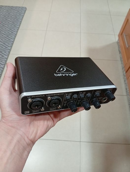 Interface beringher UMC202HD 2 canais