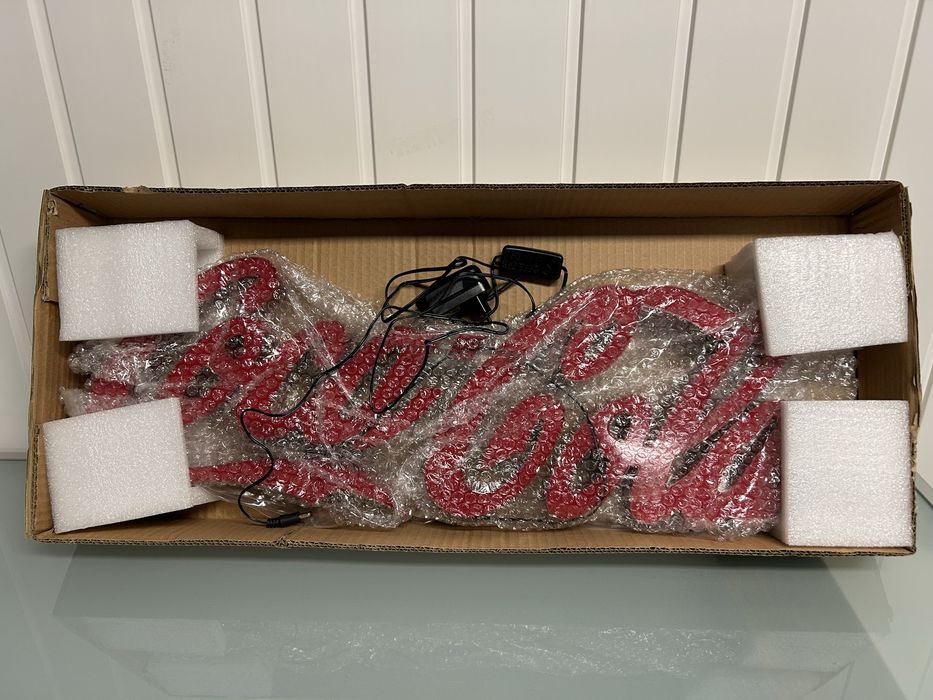 Letreiro Luminoso Coca-Cola