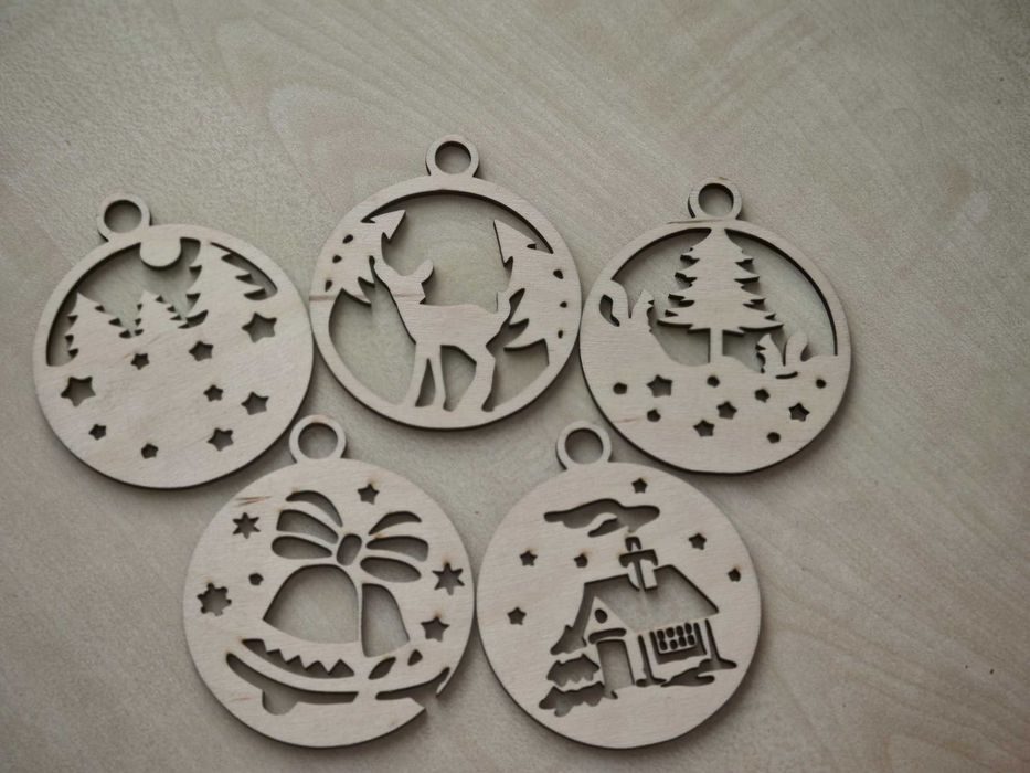 Drewniane bombki świąteczne