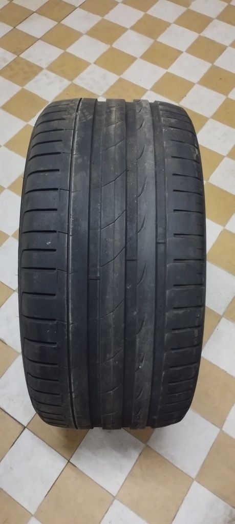 2 peus nokian hakka 295/40 R20 110y XL