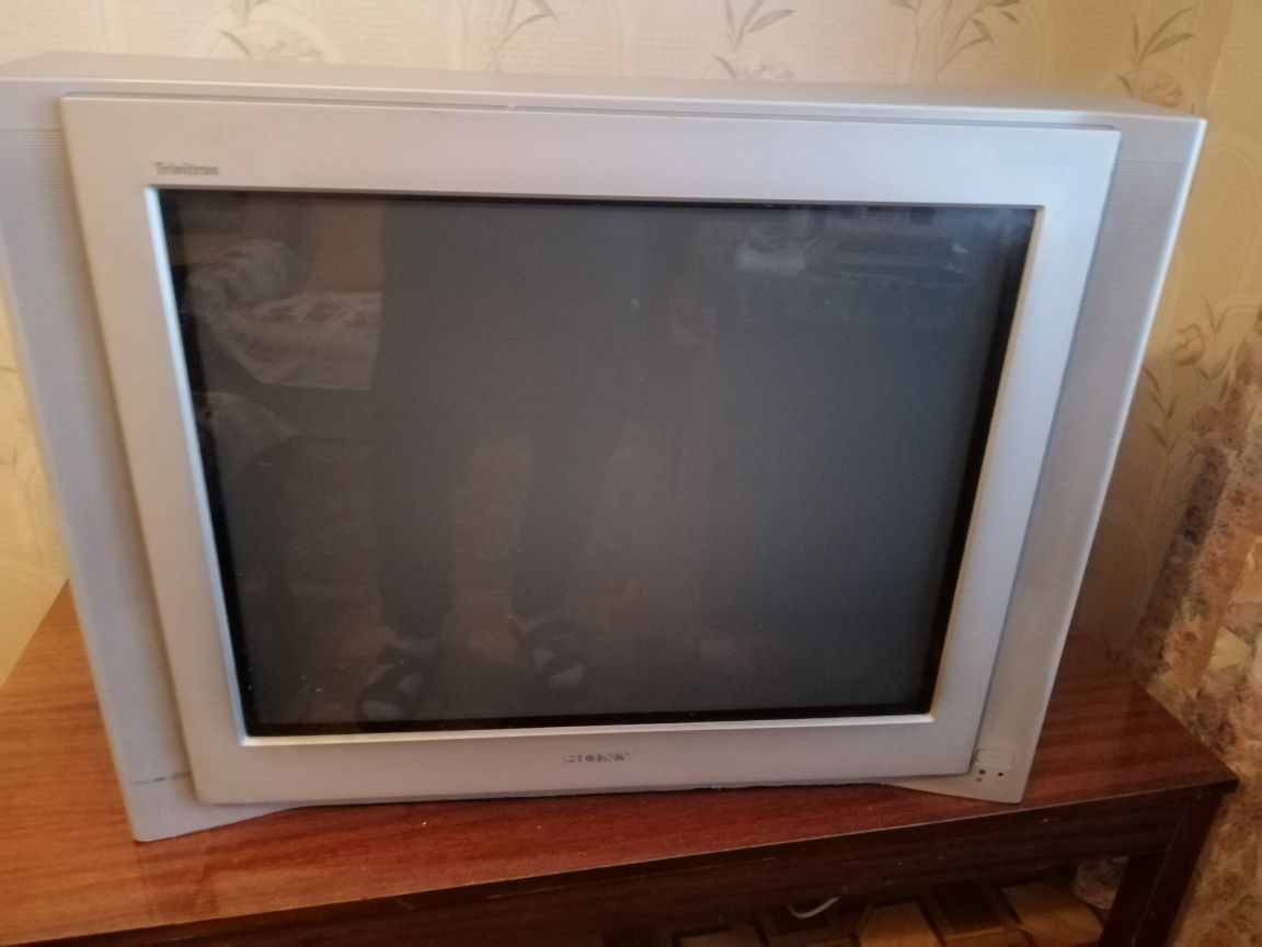 Продам телевизор Sony trinitron 27 дюймов