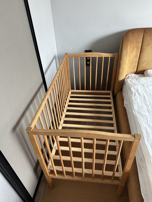 Дерев’яне дитяче ліжечко, ліжко для немовлят+ матрас і наматрасник