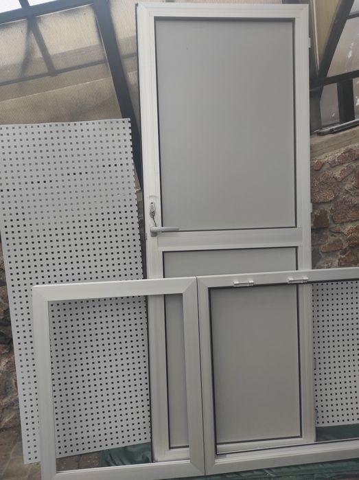 Алюминиевая перегородка- кассовый узел