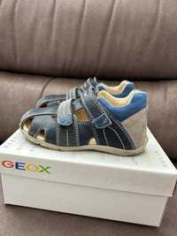 Дитячі шкіряні весняно - літні черевики  Geox розмір 25