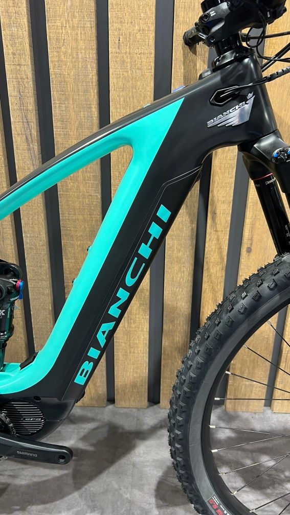 Nova E-Bike Carbono Bianchi T-Tronik FX PRO