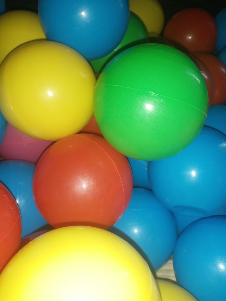 Кульки для сухого басейну.