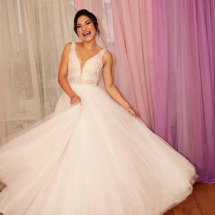 Прекрасна Весільна сукня