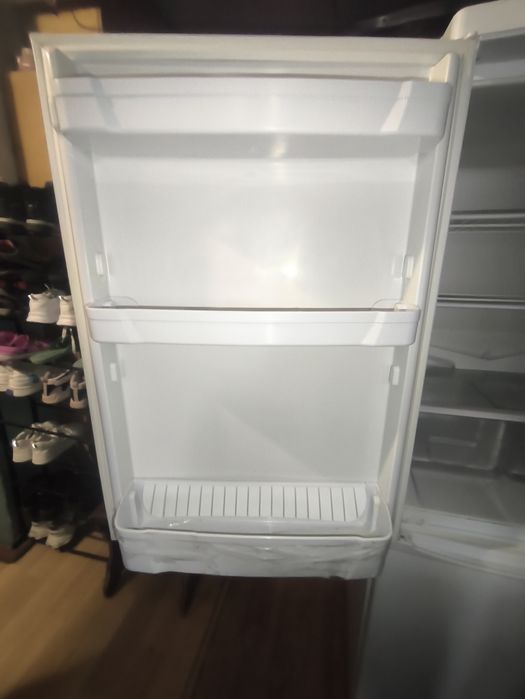 Індезіт холодильник