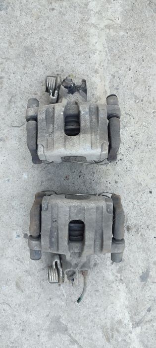 Продам задний суппорта на renault laguna 2