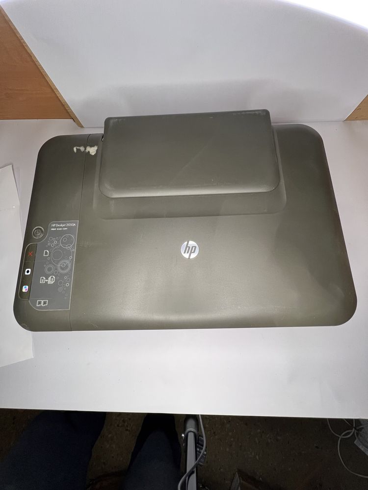 HP DeskJet 2050 (CH350C) + USB cable