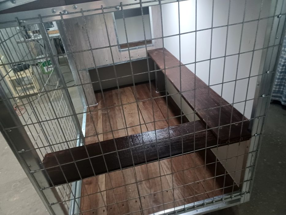 Casotas/ canis , gatis, galinheiros, e abrigos para animais