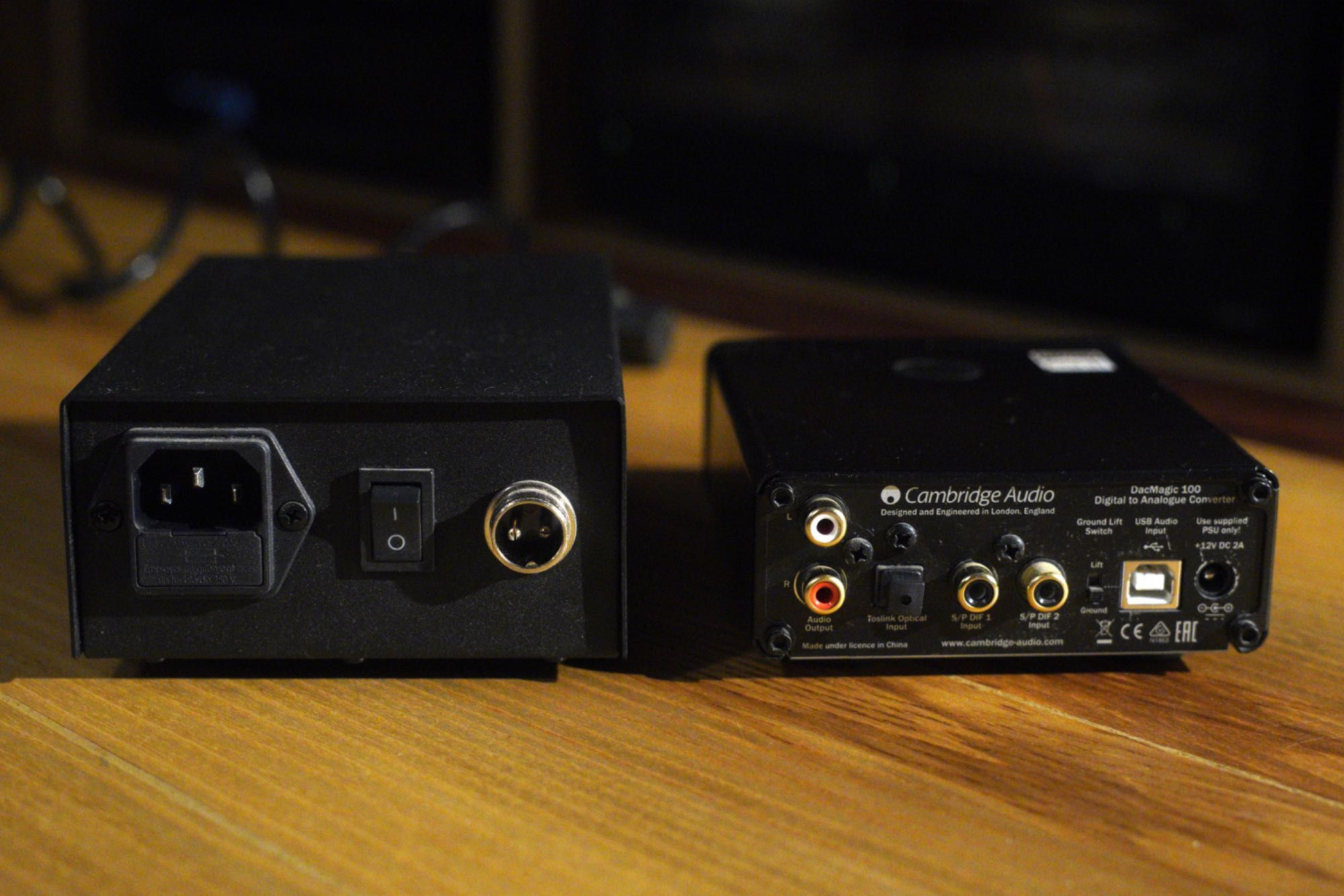 Cambridge Audio DacMagic 100 + dedykowany zasilacz Tomanek