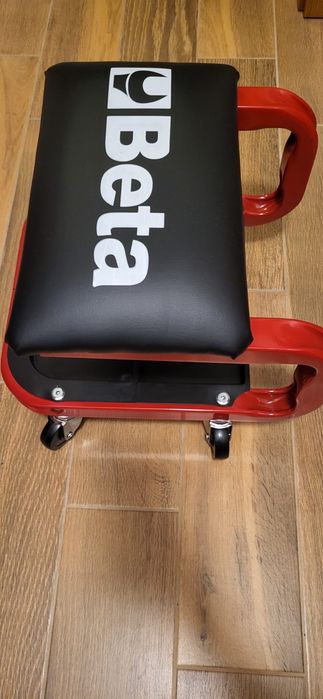 Taboret warsztatowy na kółkach BETA 2252