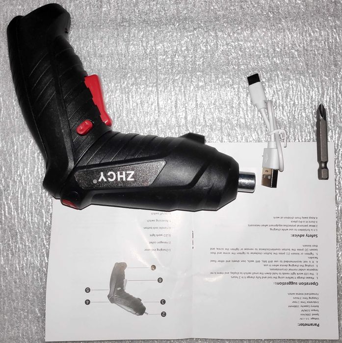 Отвёртка аккумуляторная. С поворотной рукояткой, подсветкой, реверсом.