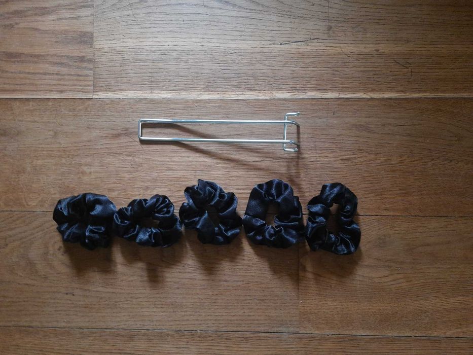 5 sztuk gumek do włosów, scrunchie oraz stojak, nowe