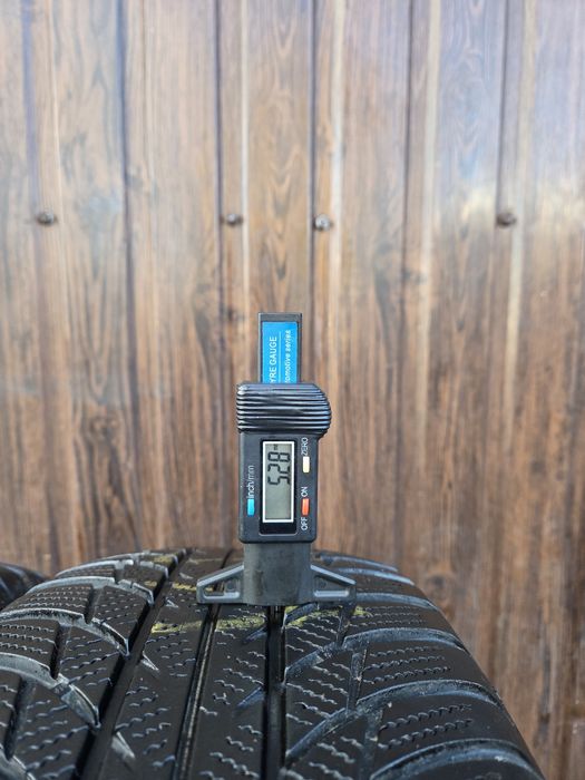 Шини зимові 215/65/r17, Bridgestone Blizzak LM001