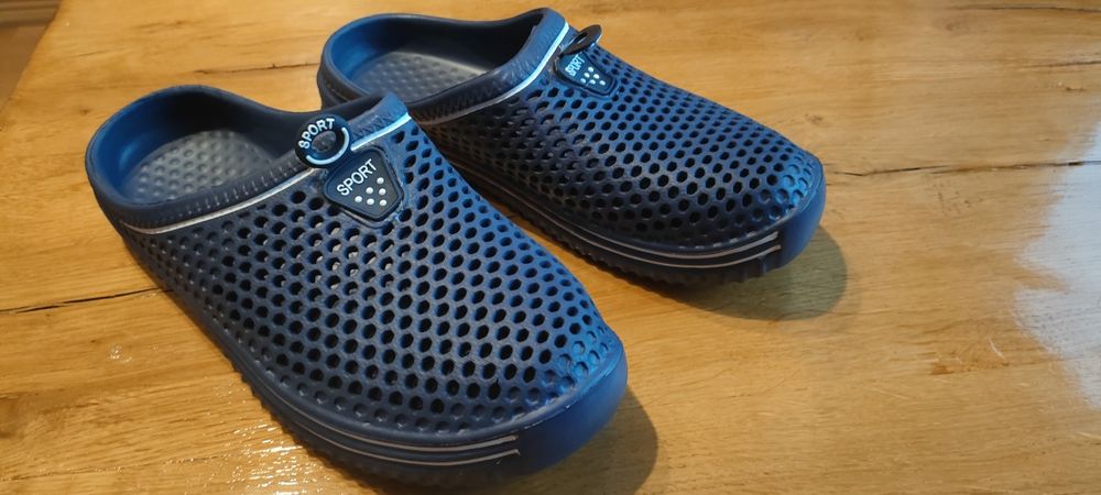Nowe lekkie piankowe klapki rozmiar 39