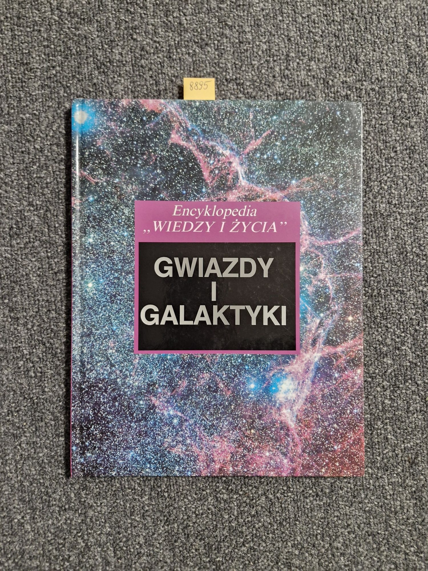 8895. "Gwiazdy i galaktyki" Robin Kerrod