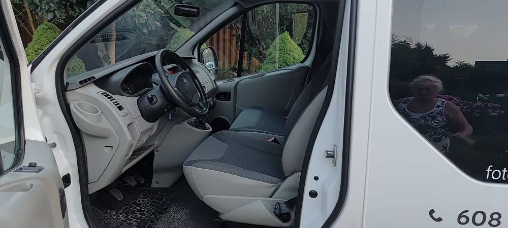 Renault Trafic doka brygadowy brygadówka 6 osobowy Vivaro