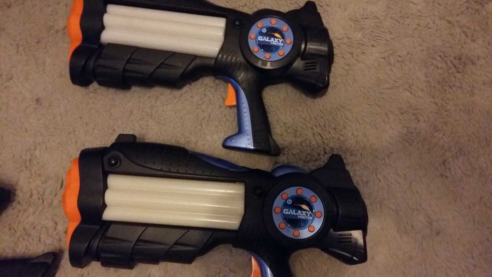 Pistolety Laserowe Planet  i Galaxy Fighter   #