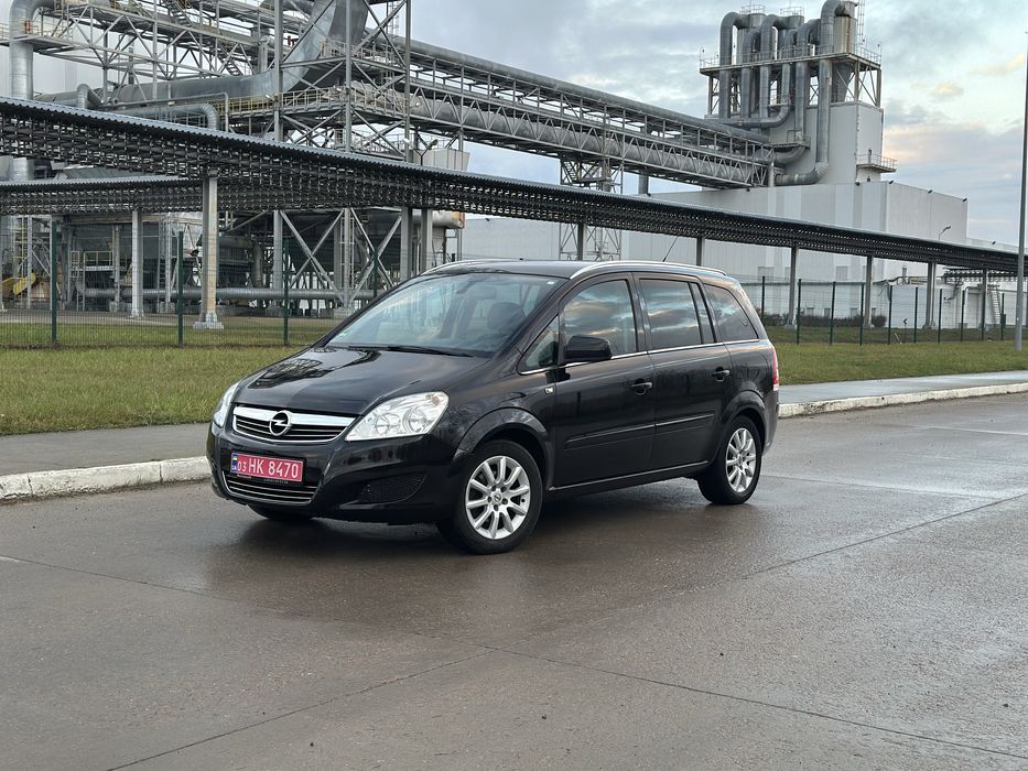 Opel Zafira B 2009 рік 1.6 бензин Опель Зафіра Свіжопригнана