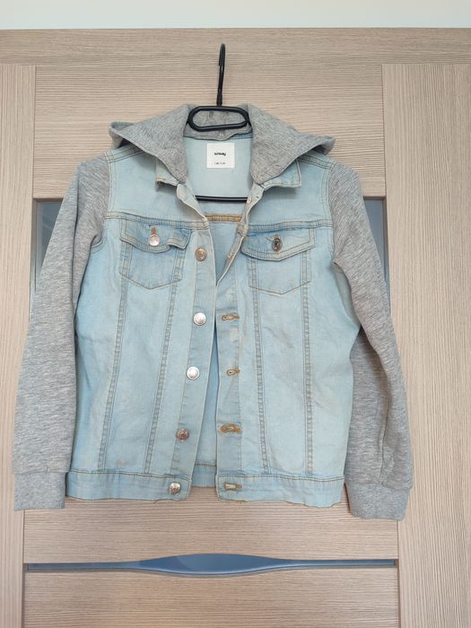 Kurtka dżinsowa z kaptutrem