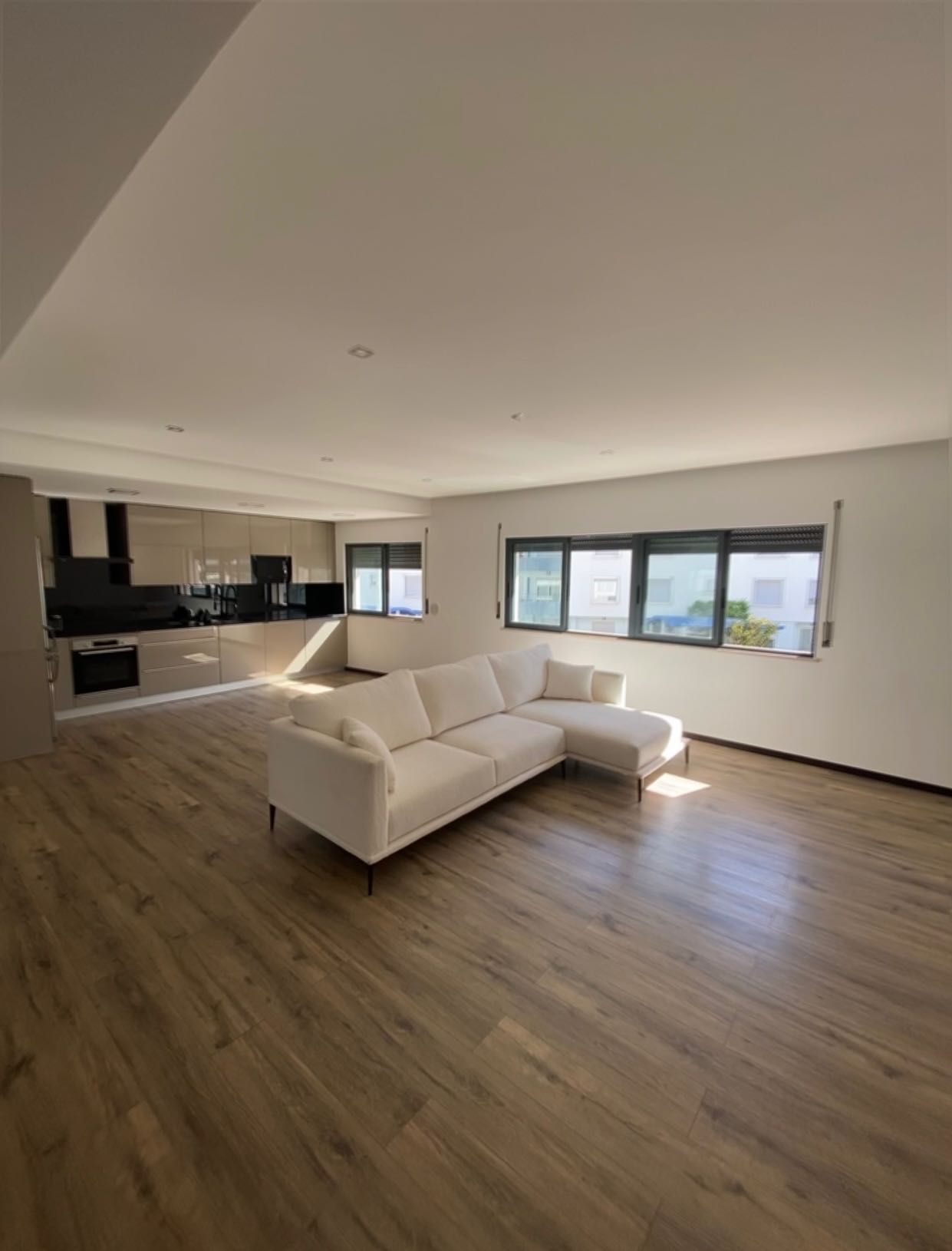 Sofá ChaiseLongue em tecido Bouclé Branco
